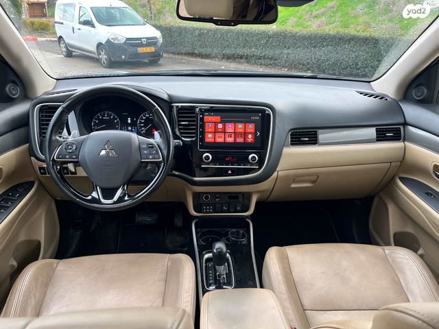 מיצובישי אאוטלנדר