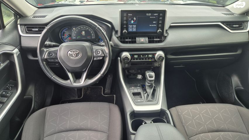 טויוטה RAV4
