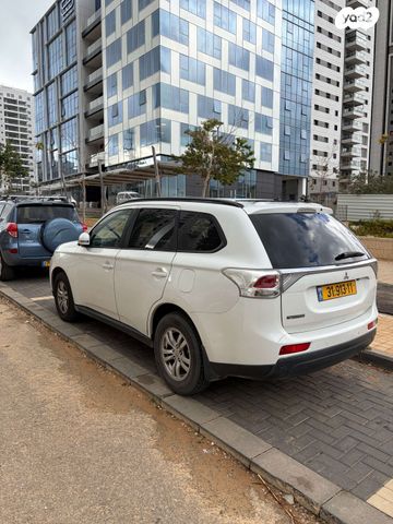 מיצובישי אאוטלנדר