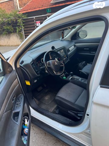 מיצובישי אאוטלנדר