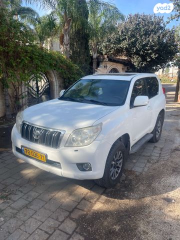 טויוטה לנד קרוזר