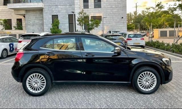 מרצדס-בנץ GLA