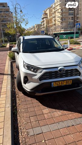 מודעת רכב טויוטה RAV4