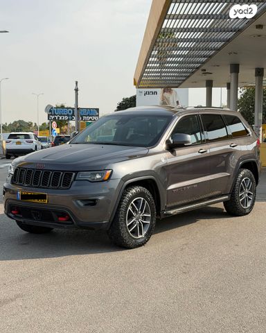 מודעת רכב ג'יפ גרנד צ'ירוקי