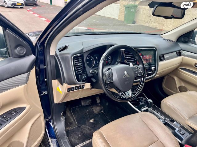 מיצובישי אאוטלנדר