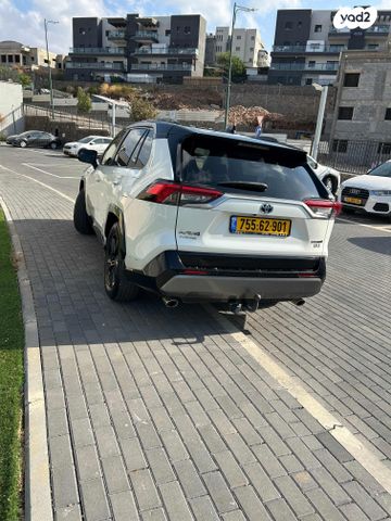 טויוטה RAV4