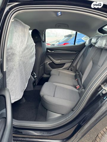 מיצובישי אאוטלנדר