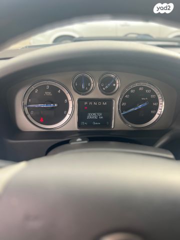 מודעת רכב קאדילק אסקלייד