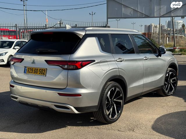 מיצובישי אאוטלנדר