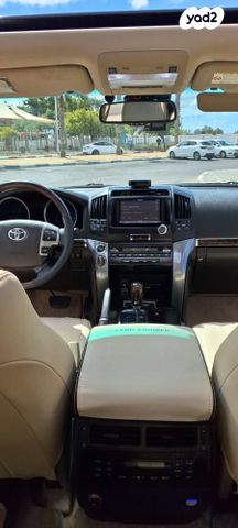 טויוטה לנד קרוזר