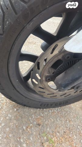 סאן יאנג ג'וי-מקס 300 XI