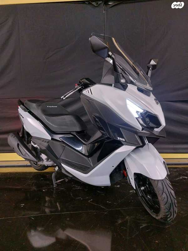 מודעת רכב סאן יאנג קרוזים 300