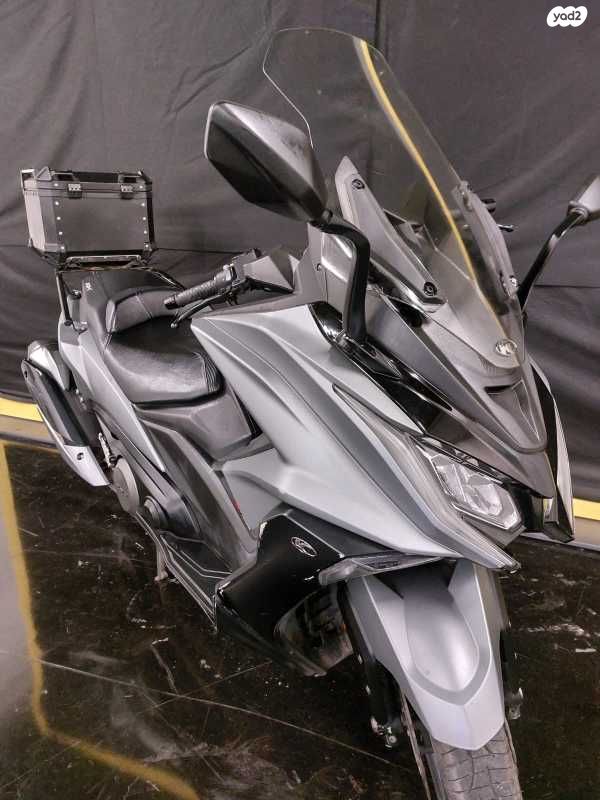 מודעת רכב קימקו AK 550