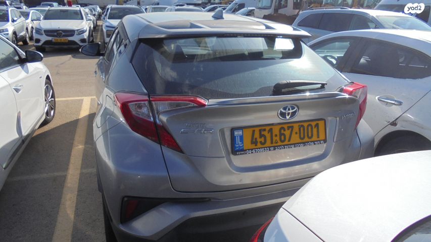 מודעת רכב טויוטה C-HR 2