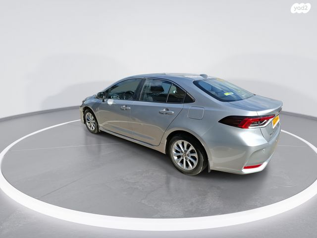 טויוטה קורולה