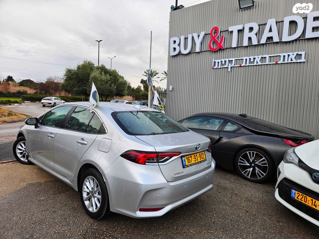 טויוטה קורולה