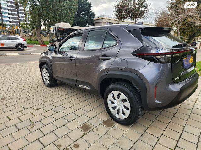 טויוטה יאריס קרוס