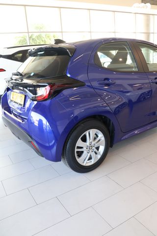 טויוטה יאריס