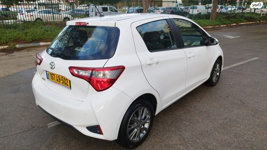 טויוטה יאריס