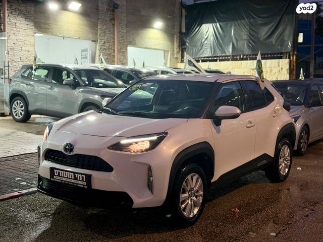 מודעת רכב טויוטה יאריס קרוס