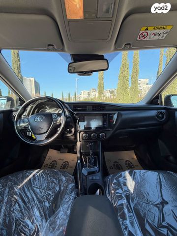 טויוטה קורולה