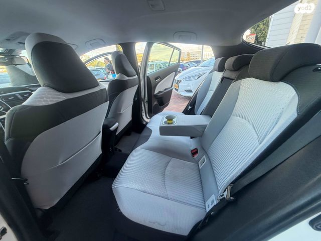 טויוטה פריוס