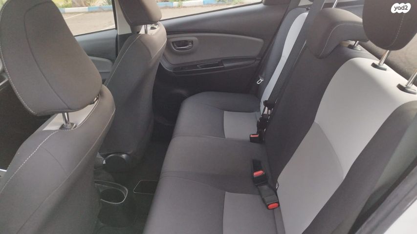 טויוטה יאריס