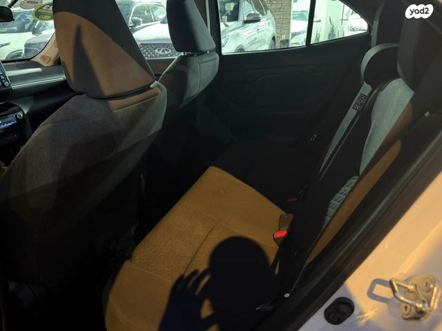 טויוטה יאריס קרוס