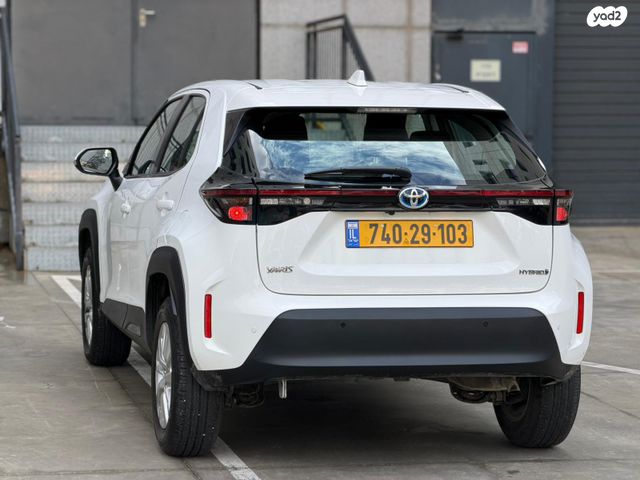 טויוטה יאריס קרוס