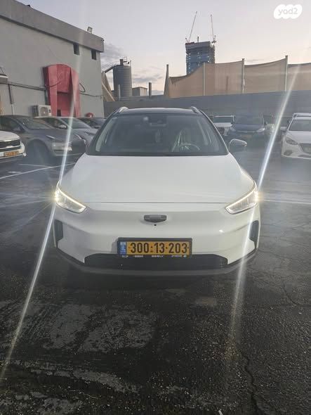 מודעת רכב ג׳ילי Geometry C