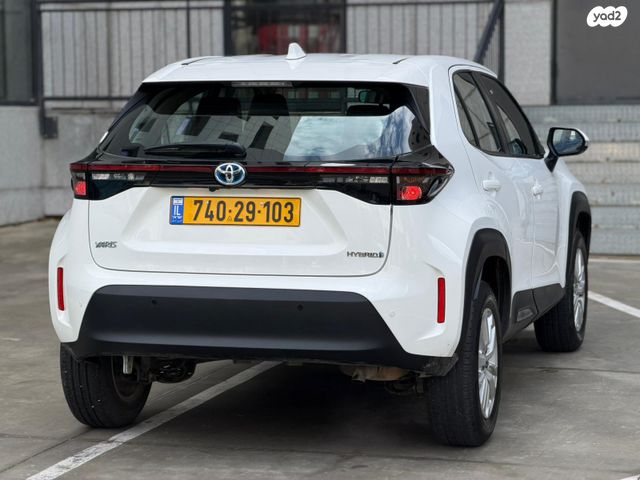 טויוטה יאריס קרוס