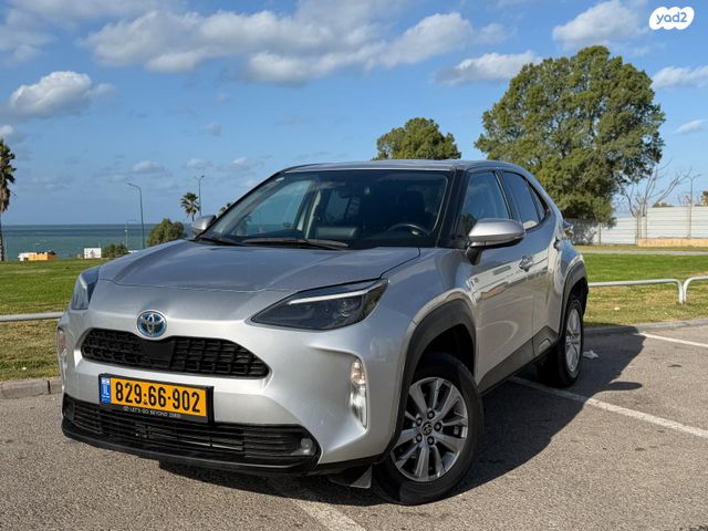 מודעת רכב טויוטה יאריס קרוס