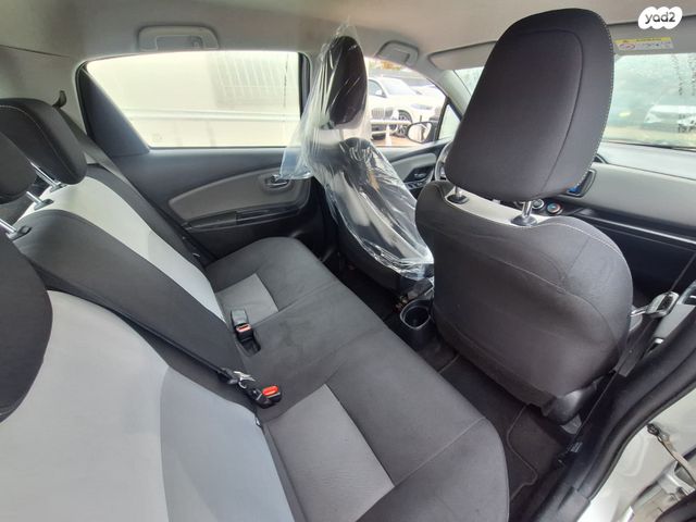 מודעת רכב טויוטה יאריס 1