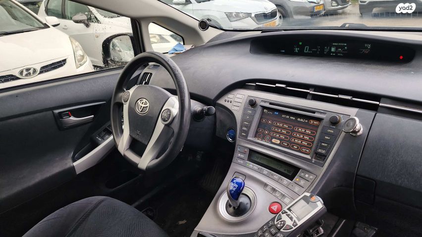 מודעת רכב טויוטה פריוס