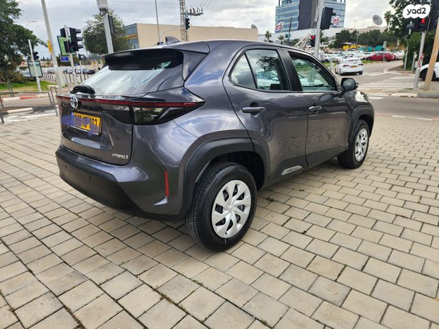 טויוטה יאריס קרוס