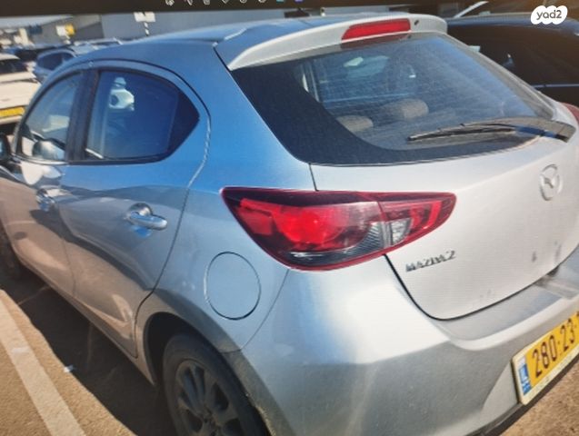 מודעת רכב מאזדה 2