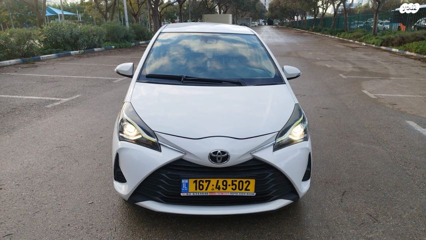 טויוטה יאריס