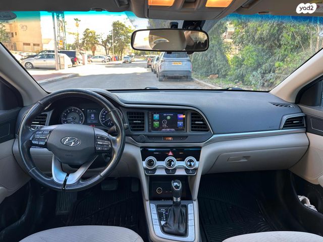 יונדאי אלנטרה