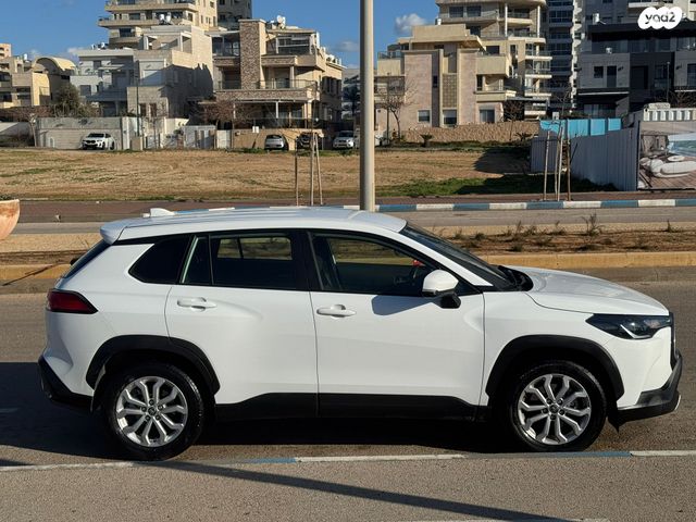 טויוטה קורולה קרוס