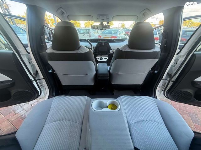 טויוטה פריוס