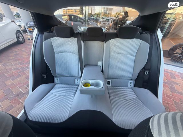 טויוטה פריוס