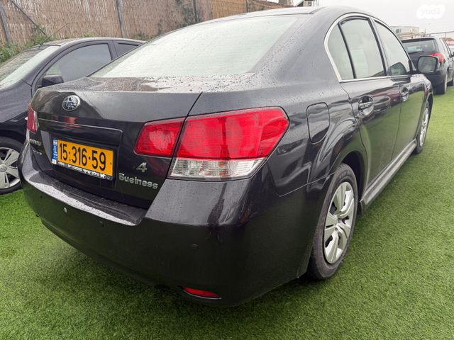 סובארו B4/לגאסי