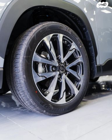 טויוטה קורולה קרוס