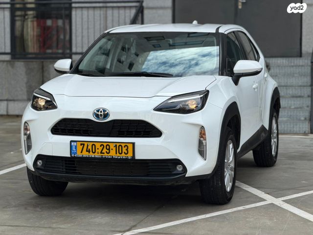 מודעת רכב טויוטה יאריס קרוס