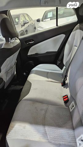 טויוטה פריוס