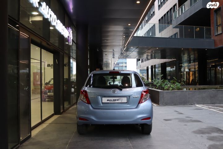 טויוטה יאריס