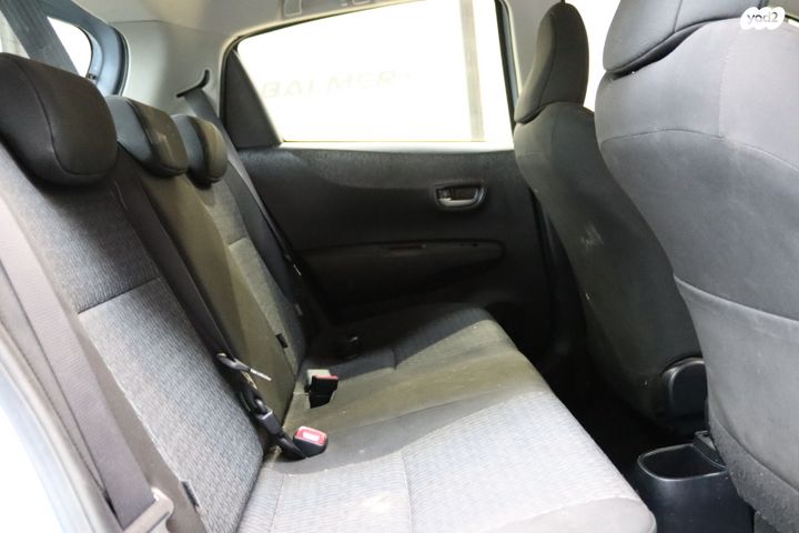 טויוטה יאריס