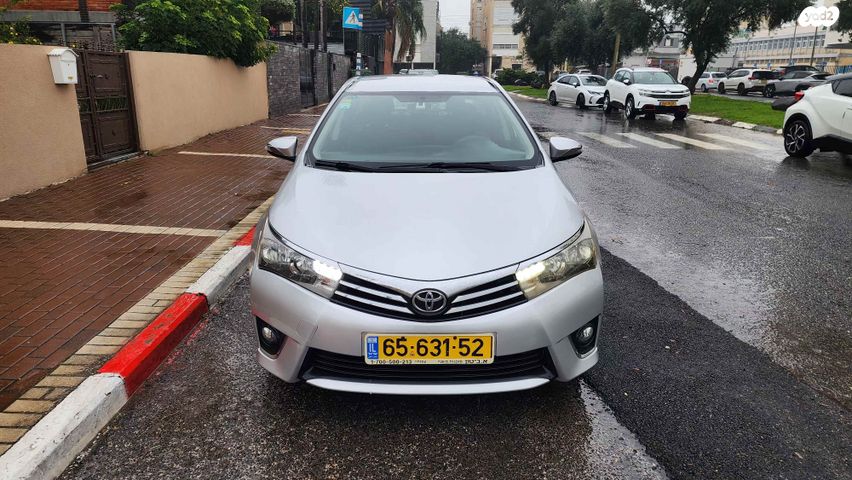 טויוטה קורולה