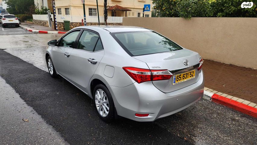 טויוטה קורולה