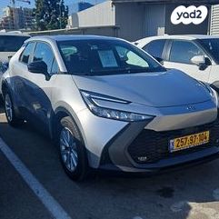מודעת רכב טויוטה C-HR